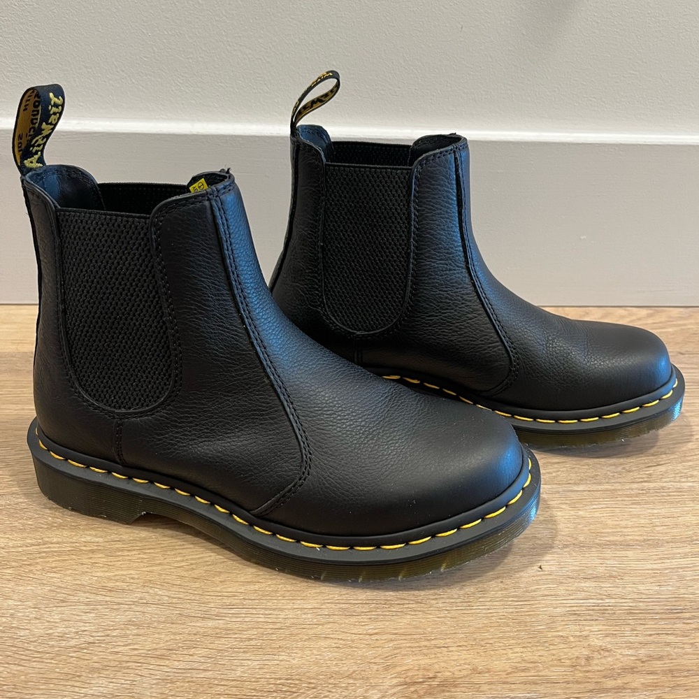 Dr. Marten Black Virginia Leather Chelsea Boots